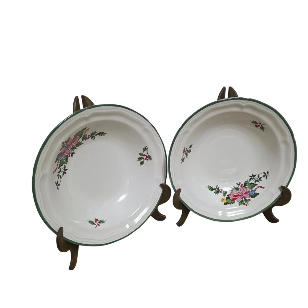 International‎ Tradition Stoneware Christmas Fruit Bowls Set of 2 Holly Gifts